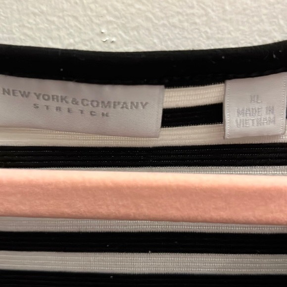 🏙️New York & Company Top - Picture 3 of 5